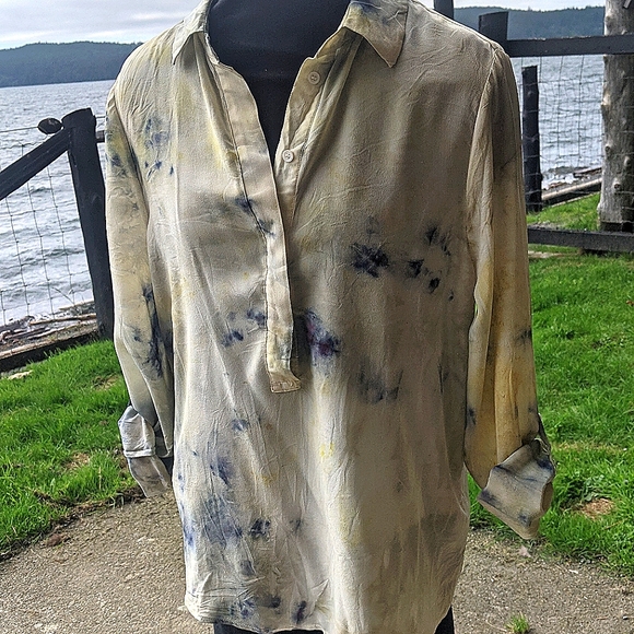 Alfred Sung silk blouse ecodyed. - Picture 3 of 4